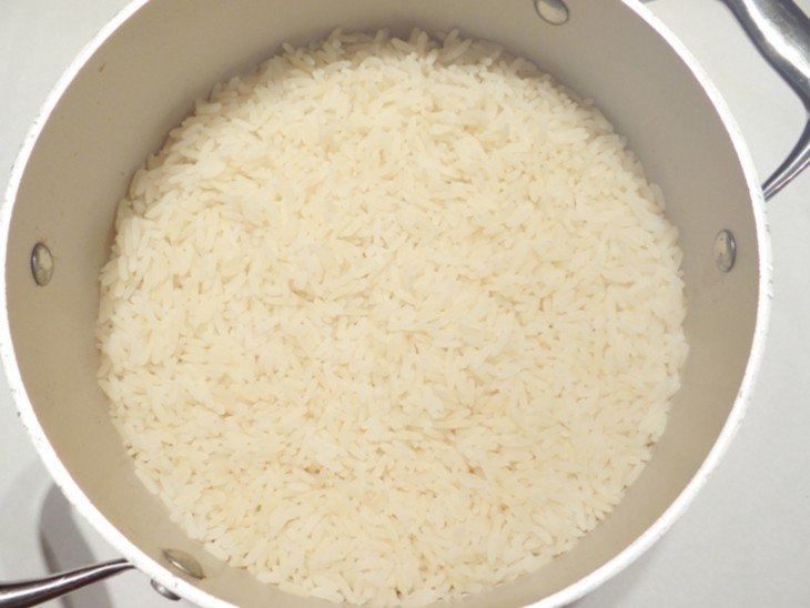 Пропаренный рис нужно промывать. Острый рис. Надо ли мыть пропаренный рис. Тайская корзина варки риса на пару тайская. Как промывать пропаренный рис.