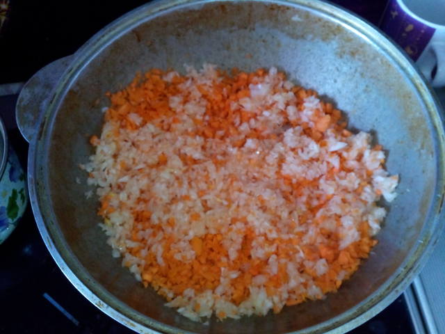 Как подготовить рис для плова. Морковка рис для плова. Морковь рис для плова. Морковка рейс для плова. Название риса для плова правильный.